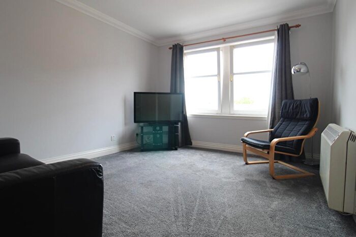 2 Bedroom Flat To Rent In Carlton Court, Huntly Street, Aberdeen, AB10