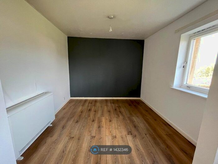 2 Bedroom Flat To Rent In Poplar Grey Court, Dundee, DD4