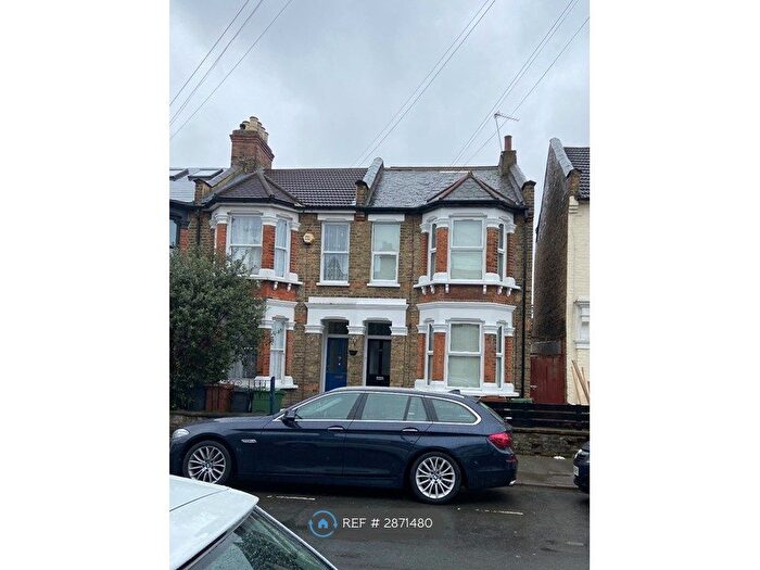 2 Bedroom Flat To Rent In Leyton, London, E10
