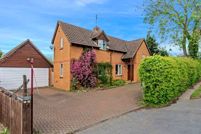 4 Bedroom Detached House For Sale In Vinegar Hill, Alconbury Weston, Huntingdon, PE28