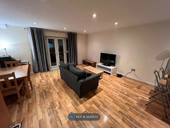 2 Bedroom Flat To Rent In Caminada House, Manchester, M15
