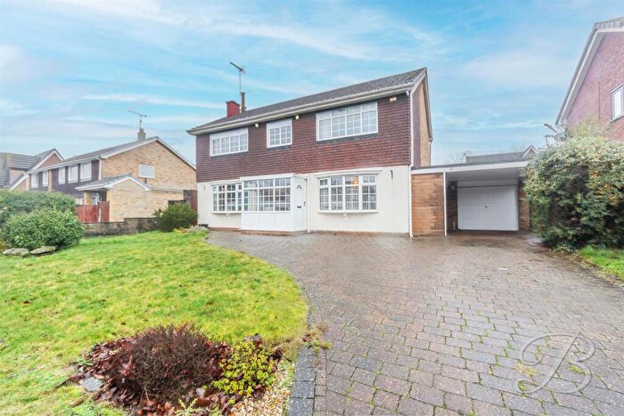 4 Bedroom Detached House For Sale In Chatsworth Drive, Mansfield, NG18