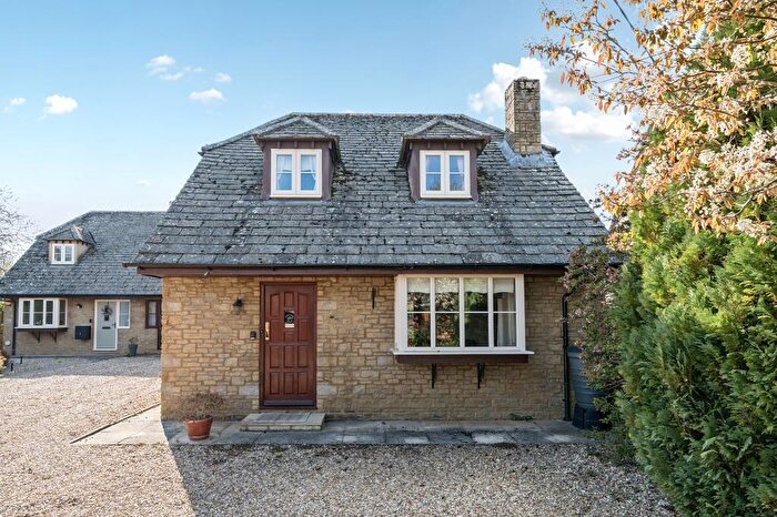 3 Bedroom Cottage For Sale In Clanfield, Oxfordshire, OX18