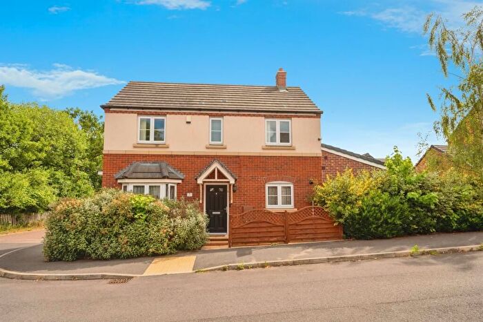 3 Bedroom Detached House For Sale In Brindley Avenue, Birmingham, B16