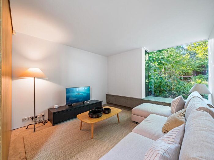 5 Bedroom Semi-Detached House For Sale In King Henrys Road, Primrose Hill, London, NW3