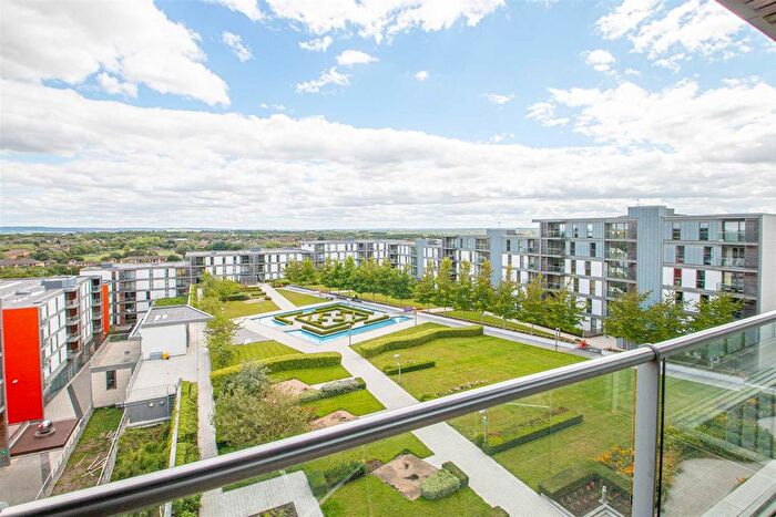 3 Bedroom Flat To Rent In Garnet House, Merrivale Mews, Milton Keynes, MK9