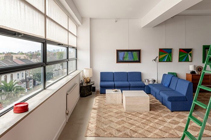 1 Bedroom Flat For Sale In Bridgepoint Lofts, Shaftesbury Road, London, E7