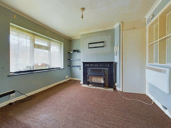 1 Bedroom Flat For Sale In Millfield, Sompting, BN15