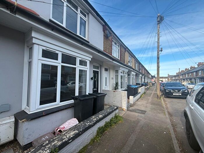 3 Bedroom Property To Rent In Fairlight Avenue, Ramsgate, CT12