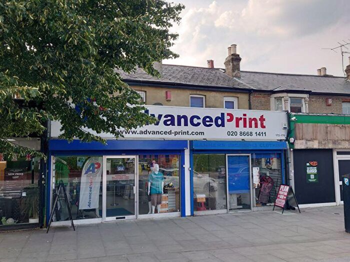 Flat To Rent In Coulsdon, CR5