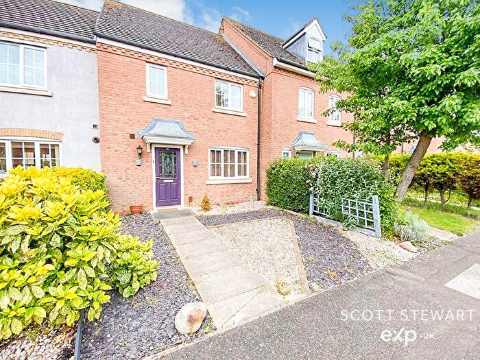 3 Bedroom End Of Terrace House For Sale In Campaign Avenue, Peterborough, PE2