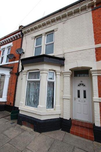 3 Bedroom Terraced House To Rent In Burns Street, Northampton, NN1