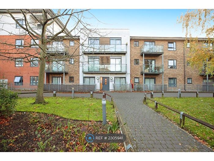 2 Bedroom Flat To Rent In Hither Green Lane, London, SE13