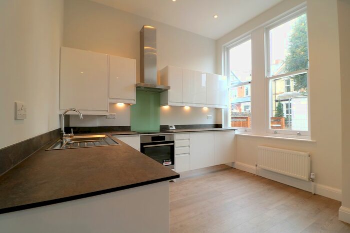 2 Bedroom Flat To Rent In Hastings Road, London, W13