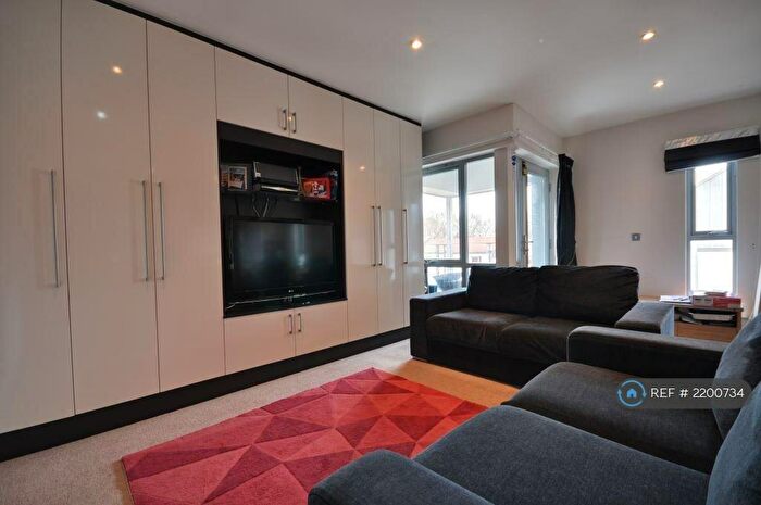 1 Bedroom Flat To Rent In Tranquil Lane, Harrow, HA2