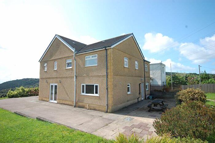 4 Bedroom Smallholding For Sale In Greenfield Cottages, Tydraw Road, Bonymaen, Swansea, SA1