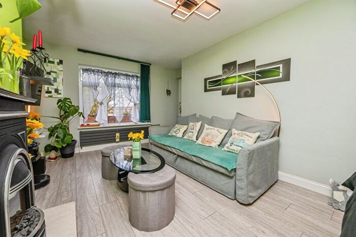 1 Bedroom Flat For Sale In Cranham Drive, Worcester, WR4