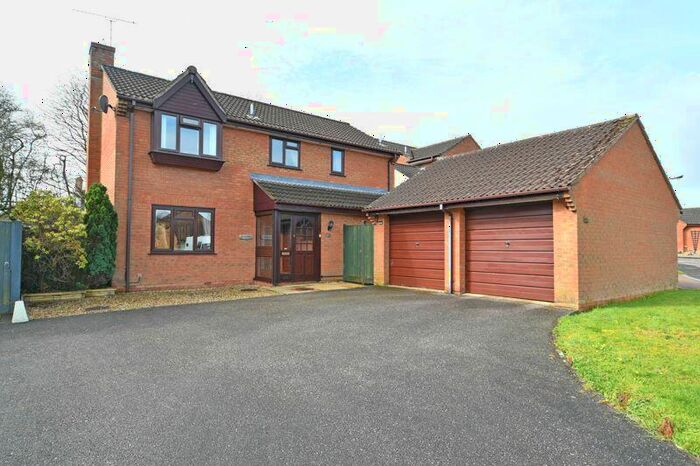 4 Bedroom Detached House For Sale In Webbers Way, Cullompton, EX15