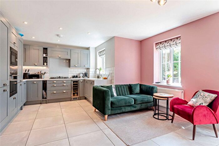 4 Bedroom Detached House For Sale In Folly Court, Cold Ash, Thatcham, RG18