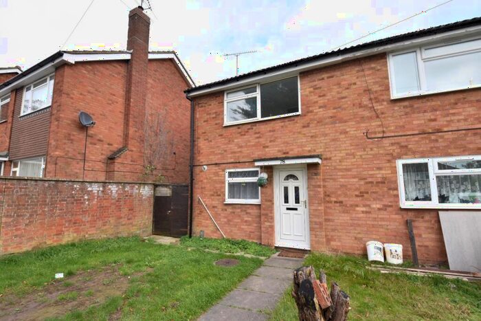 3 Bedroom Semi-Detached House To Rent In Sundon Park Road, Luton, Bedfordshire, LU3