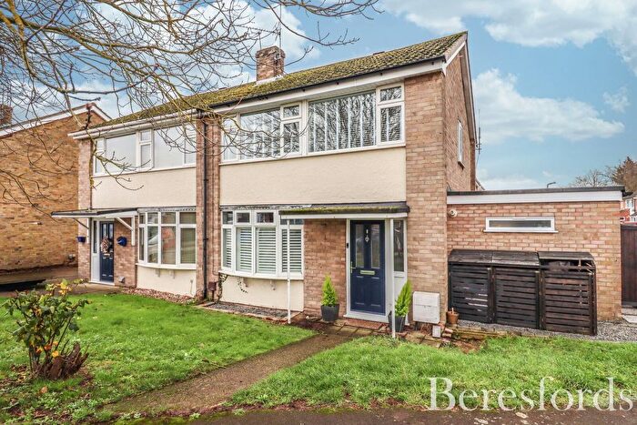3 Bedroom Semi Detached House For Sale In Harrow Way, Chelmsford, CM2