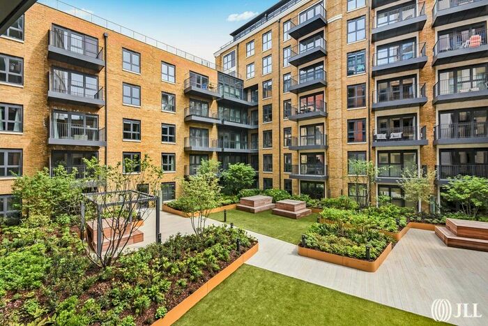 1 Bedroom Flat For Sale In Tryon House, Brook Street, Kingston Upon Thames, KT1