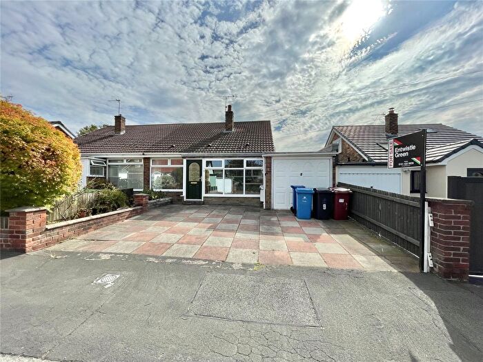 2 Bedroom Bungalow For Sale In Woburn Drive, Cronton, Cheshire, WA8