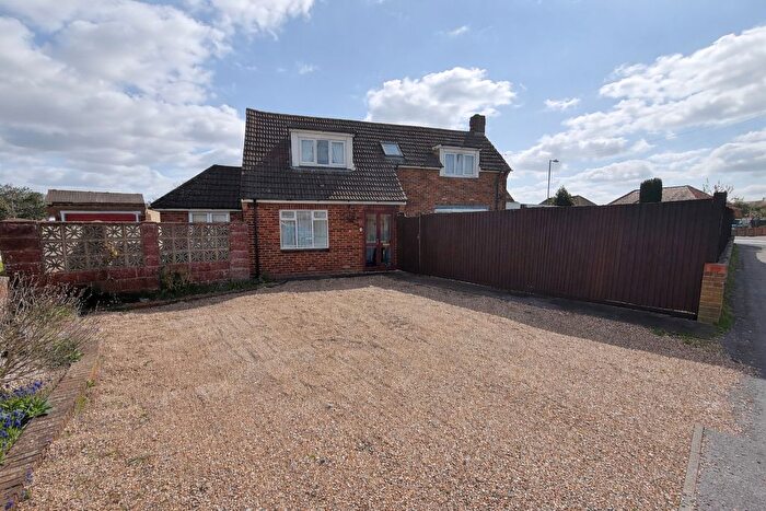 3 Bedroom Detached Bungalow For Sale In Westlands Grove, Portchester, PO16