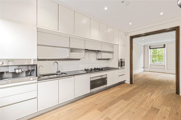 3 Bedroom Flat To Rent In Egerton Gardens, London, SW3