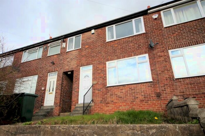 3 Bedroom Terraced House To Rent In Vesper Way, Kirkstall, Leeds, LS5