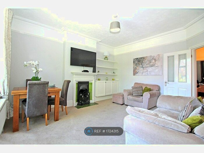 2 Bedroom Flat To Rent In Blenheim Crescent, South Croydon, CR2