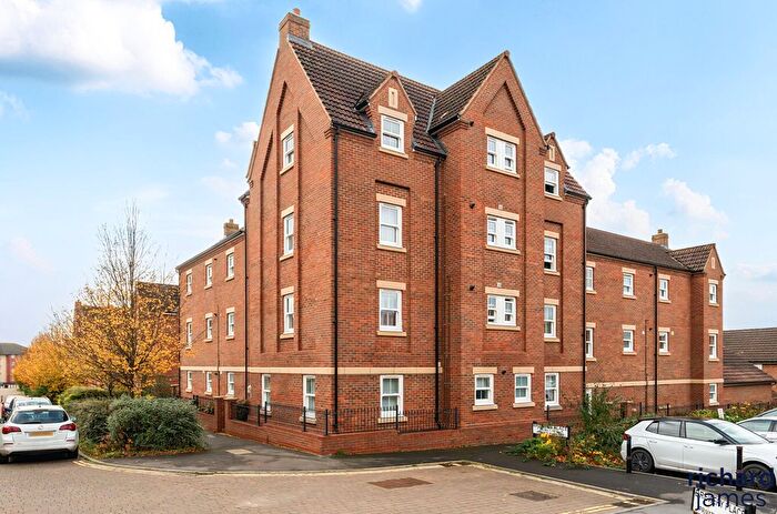 2 Bedroom Flat For Sale In Daisy Brook, Royal Wootton Bassett, SN4