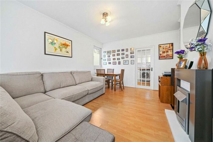 2 Bedroom Apartment To Rent In Windley Close, Forest Hill, SE23