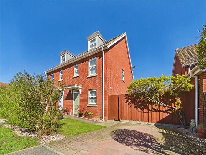 3 Bedroom Semi Detached House For Sale In Game Close, Great Cornard, Sudbury, Suffolk, CO10