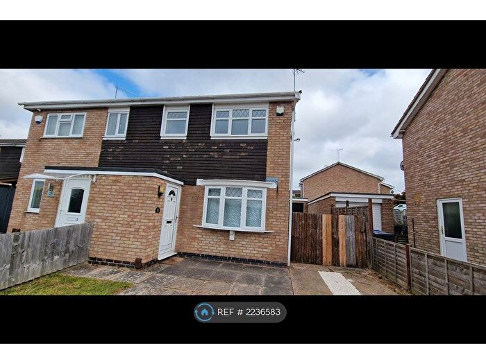 3 Bedroom Semi-Detached House To Rent In Gleneagles Close, Kettering, NN15