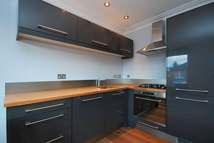 2 Bedroom Flat To Rent In Dalmeny Road, Tufnell Park, London, N7