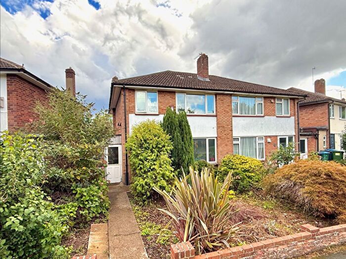 3 Bedroom Semi-Detached House For Sale In North Western Avenue, Watford, WD24