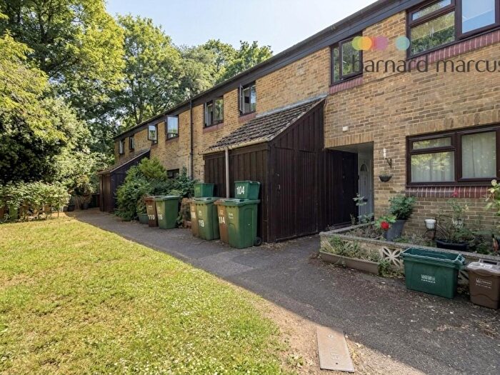 2 Bedroom Apartment To Rent In Culvers Retreat, Carshalton, SM5