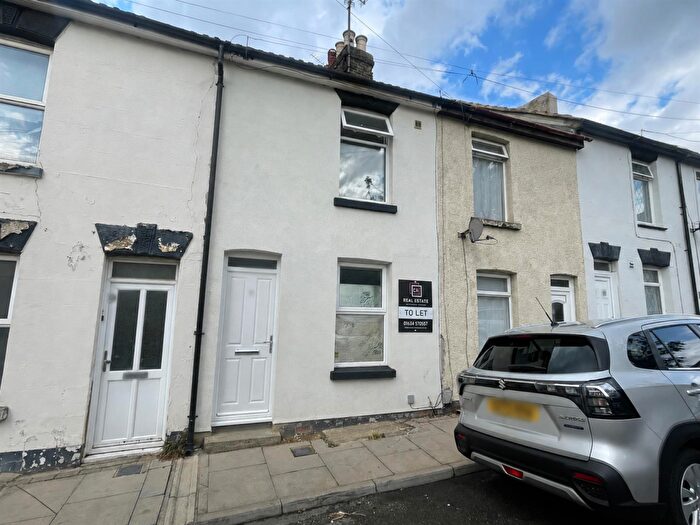 2 Bedroom Terraced House To Rent In Saunders Street, Gillingham, Kent, ME7