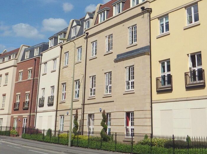 2 Bedroom Flat To Rent In Woodford Way, Witney, Oxfordshire, OX28