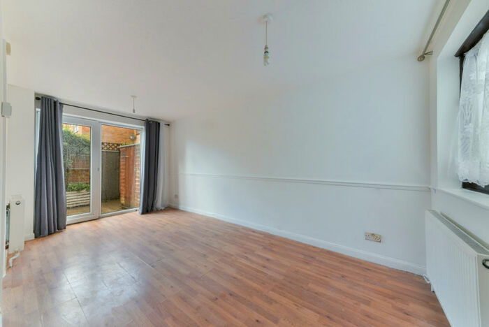 1 Bedroom End Of Terrace House To Rent In Mitcham, CR4