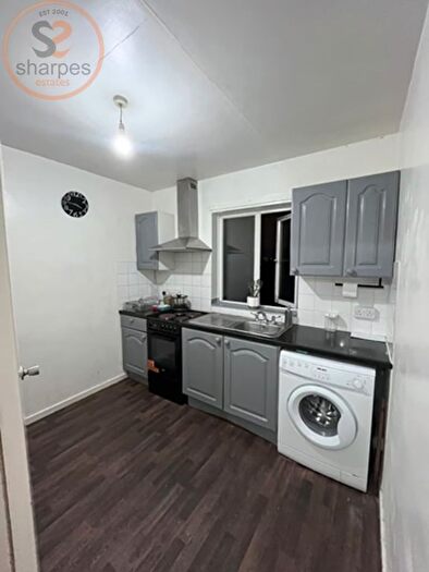 1 Bedroom Flat To Rent In High Trees, London, SW2