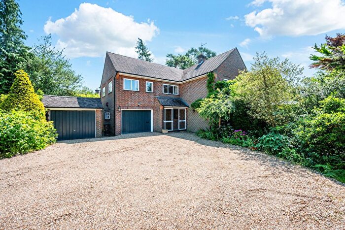 4 Bedroom Detached House For Sale In Bluehouse Lane, Oxted, RH8