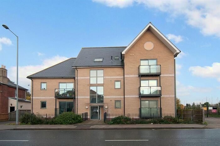 2 Bedroom Flat To Rent In Wherstead Road, Ipswich, IP2