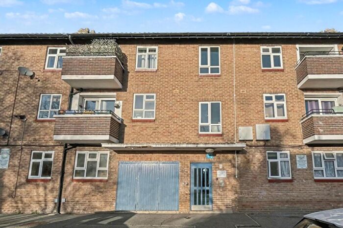 1 Bedroom Flat For Sale In John Newton Court, Welling, DA16