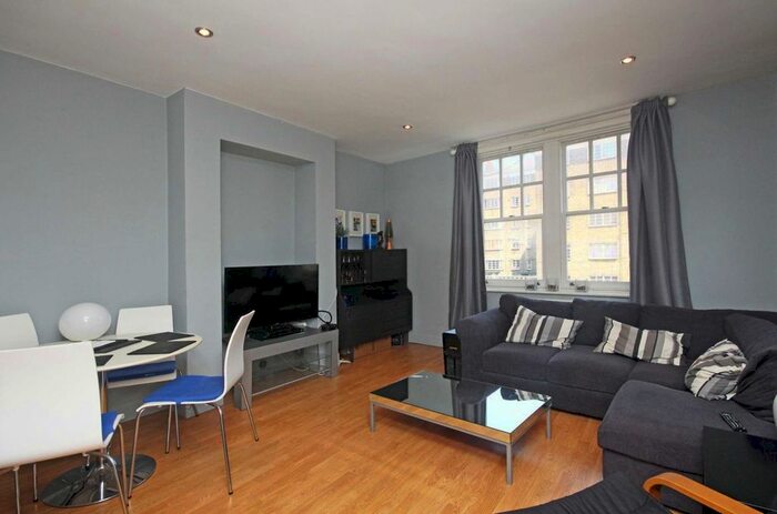 2 Bedroom Flat To Rent In Streatham High Road, London SW16