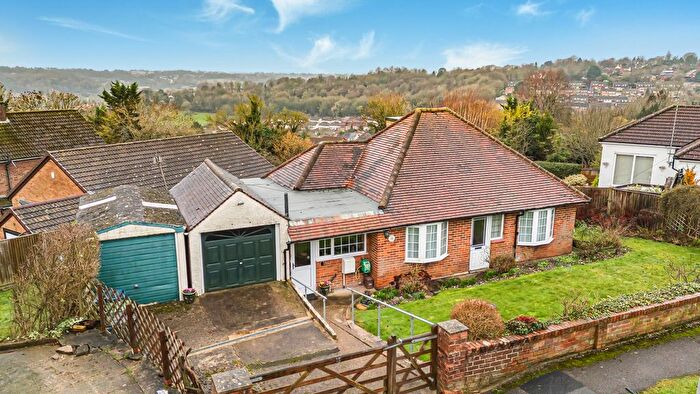 3 Bedroom Property For Sale In The Crescent, High Wycombe, HP13