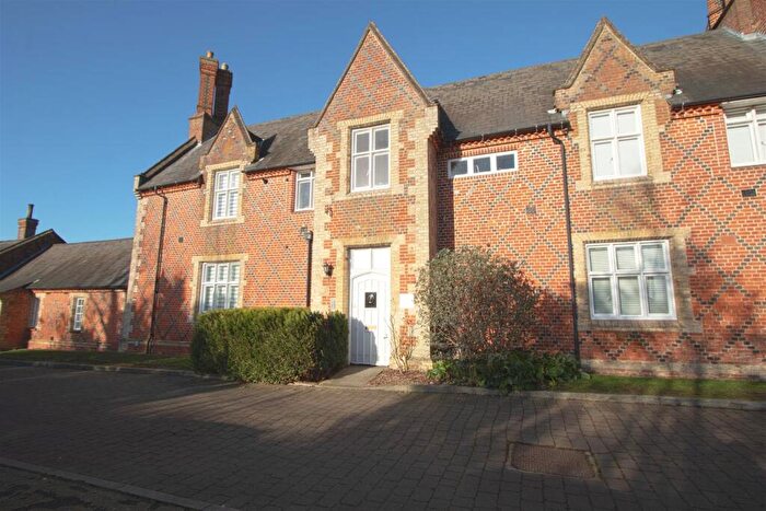 2 Bedroom Apartment For Sale In Grey Lady Place, Billericay, CM11