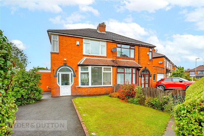 3 Bedroom Semi-Detached House For Sale In Carlton Avenue, Watersheddings, Oldham, OL4