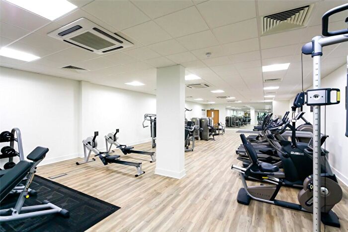 2 Bedroom Apartment To Rent In Quadrant Walk, Canary Wharf, London, E14